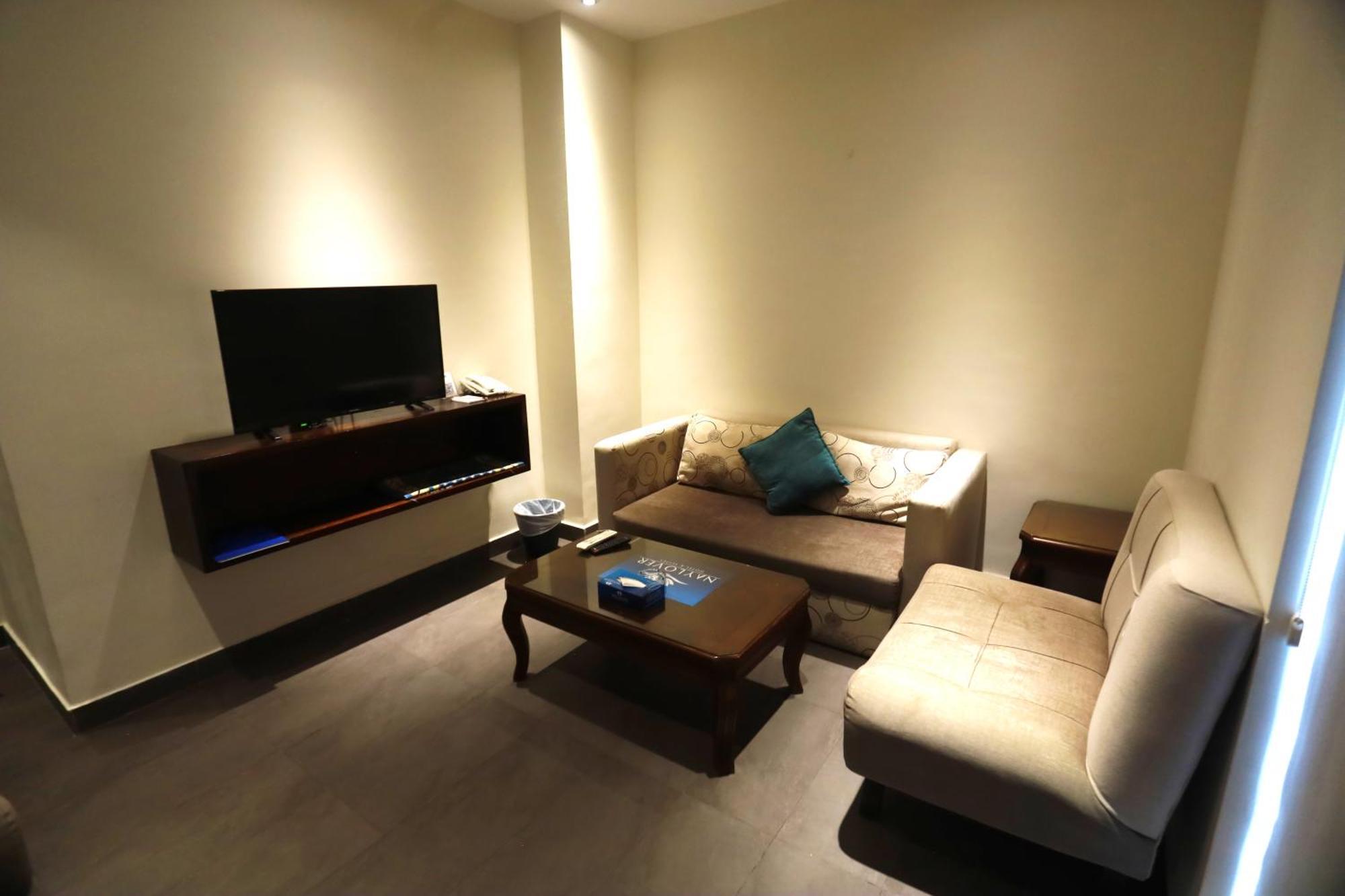 Naylover Hotel Suites 암만 외부 사진
